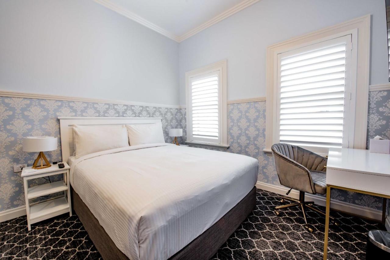 Bankstown Hotel Bagian luar foto