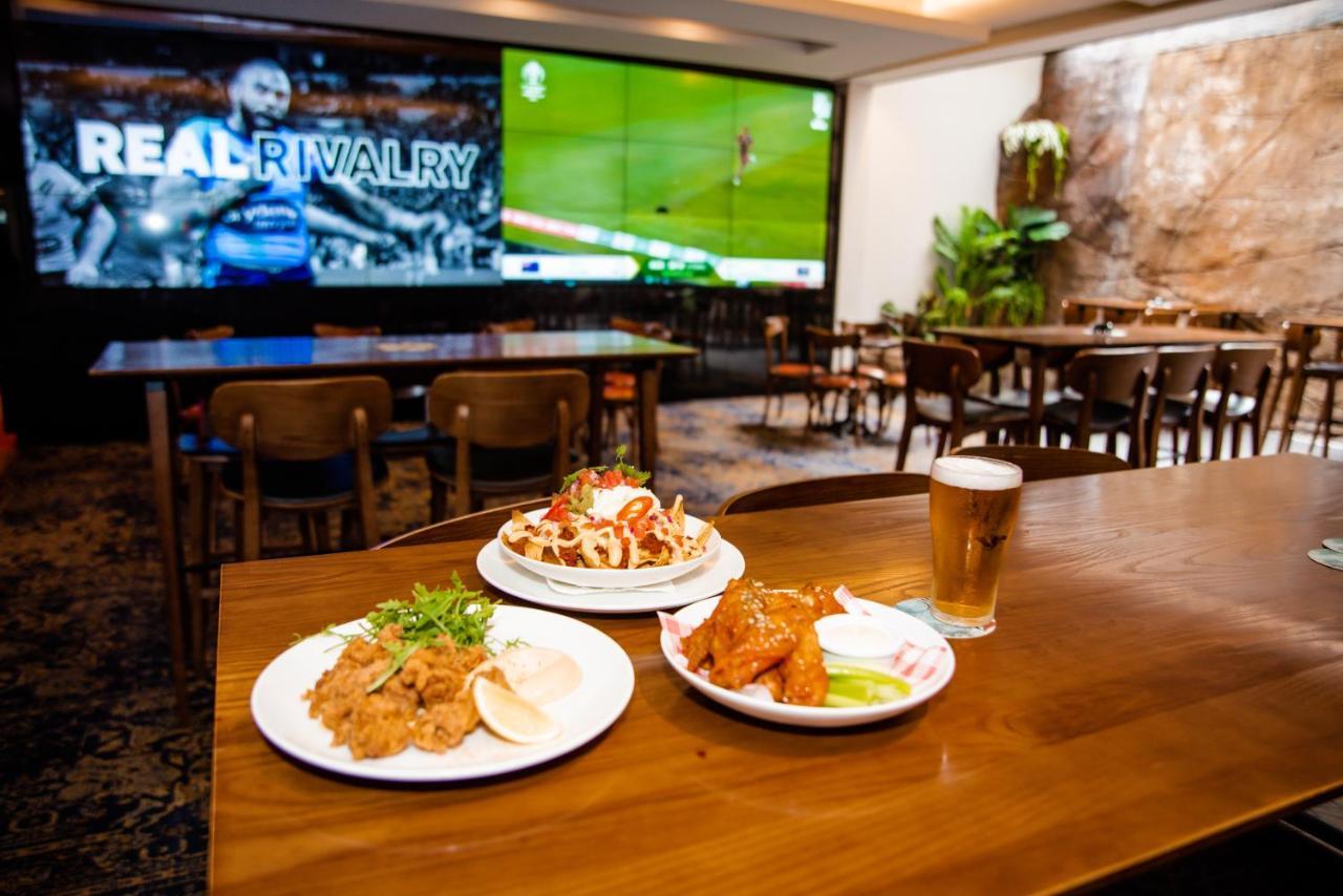 Bankstown Hotel Bagian luar foto
