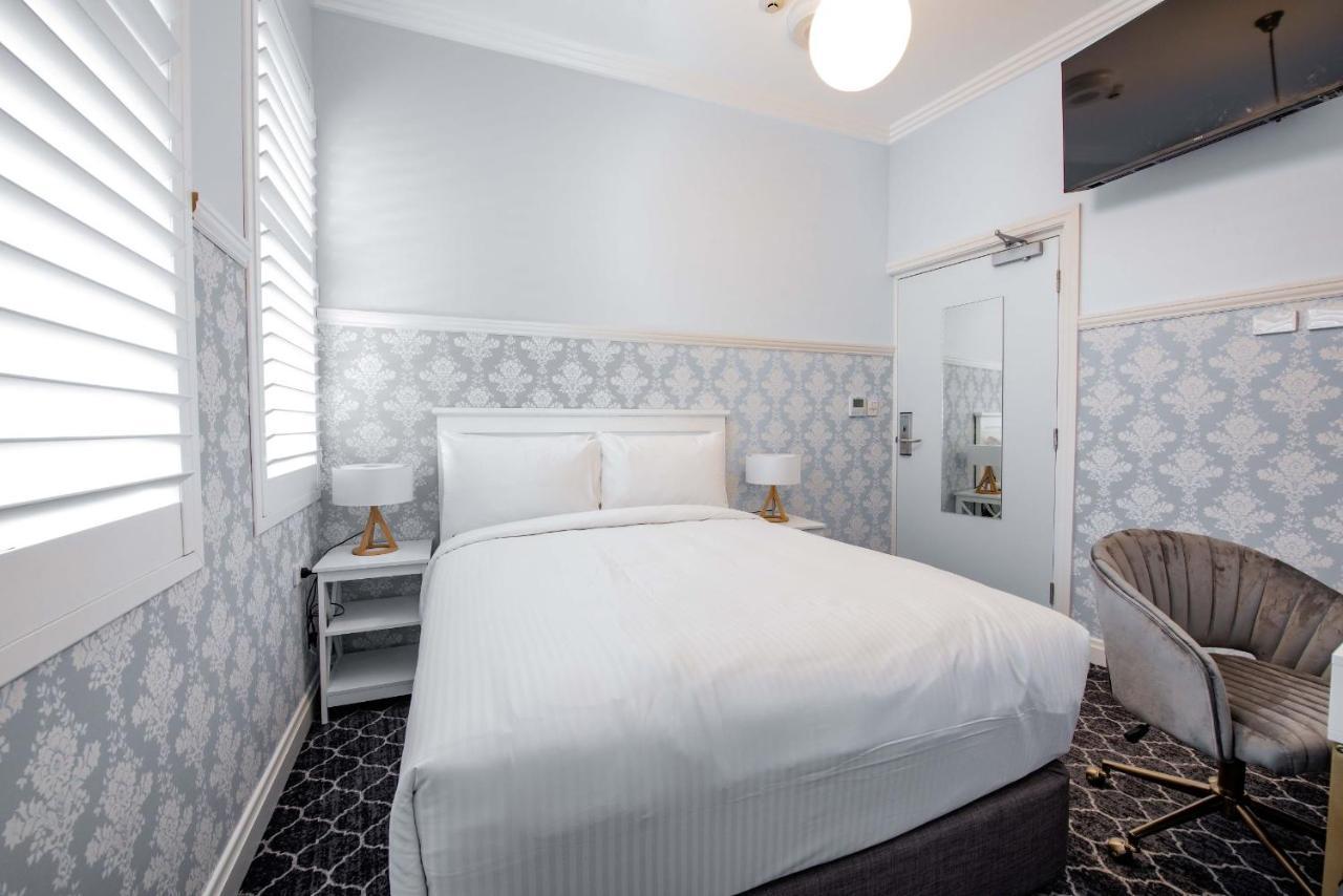 Bankstown Hotel Bagian luar foto