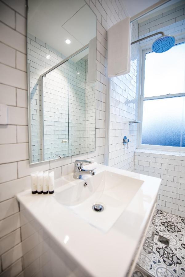 Bankstown Hotel Bagian luar foto