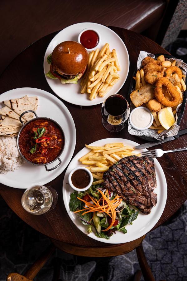Bankstown Hotel Bagian luar foto